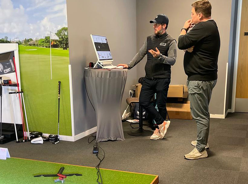 brett-putter-fitting-pureputt brett-bellamy-pureputt-putter-fitting-studio-ipswich-suffolk-lab-putters
